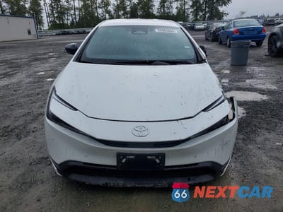 Piąte zdjęcie samochodu w środku: 2024 TOYOTA PRIUS LE VIN:JTDACAAU0R3025849 - miniatura