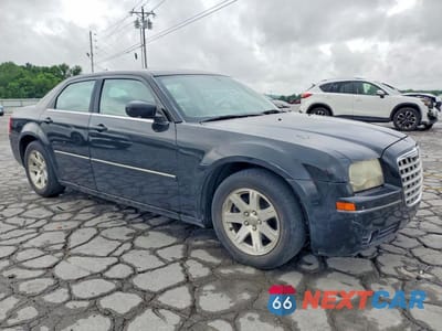 Czwarte zdjęcie samochodu z boku: 2006 CHRY 300 TOURING VIN:2C3KA53G56H159200 - miniatura