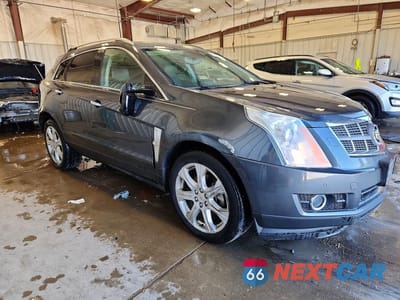 Czwarte zdjęcie samochodu z boku: 2010 CADILLAC SRX PREMIUM COLLECTION VIN:3GYFNKE44AS555699 - miniatura