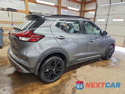 Trzecie zdjęcie samochodu z tyłu: 2024 NISSAN KICKS SR VIN:3N1CP5DV1RL571642 - miniatura
