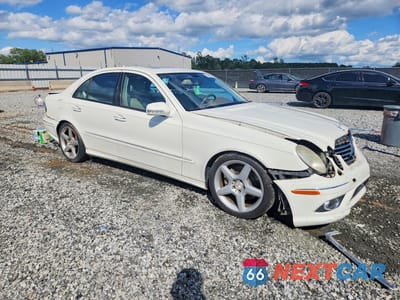 Czwarte zdjęcie samochodu z boku: 2009 MERCEDES-BENZ E 350 VIN:WDBUF56X19B356846 - miniatura