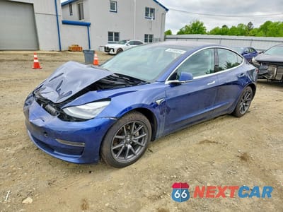 2018 TESLA MODEL 3 5YJ3E1EB9JF093621 - główne zdjęcie licytacji z USA - miniatura