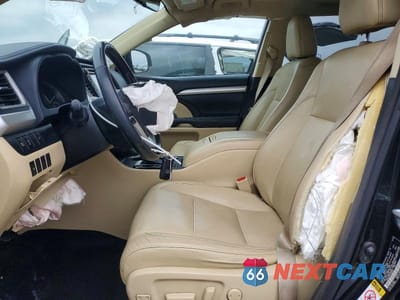 Zdjęcie 7 z 14 samochodu: 2018 TOYOTA HIGHLANDER XLE VIN:5TDJZRFH3JS828067 - miniatura