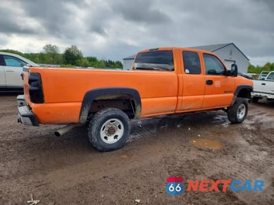 Trzecie zdjęcie samochodu z tyłu: 2005 GMC SIERRA C2500 HEAVY DUTY VIN:1GTHC29U05E200186 - miniatura