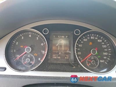 Zdjęcie 9 z 12 samochodu: 2010 VOLKSWAGEN PASSAT KOMFORT VIN:WVWJM7AN7AE099710 - miniatura