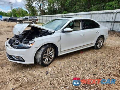 2017 VOLKSWAGEN PASSAT SEL PREMIUM 1VWCT7A30HC017152 - główne zdjęcie licytacji z USA - miniatura