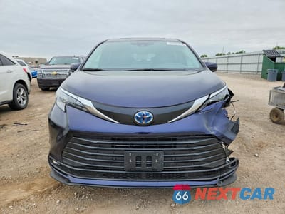 Piąte zdjęcie samochodu w środku: 2025 TOYOTA SIENNA XLE 7-PASSENGER VIN:5TDJRKEC2SS258366 - miniatura