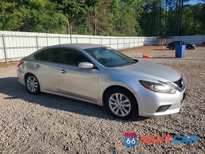 Czwarte zdjęcie samochodu z boku: 2016 NISSAN ALTIMA 2.5 S VIN:1N4AL3AP2GN363475 - miniatura