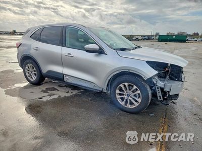 Czwarte zdjęcie samochodu z boku: 2020 FORD ESCAPE SE VIN:1FMCU0G62LUC68813 - miniatura