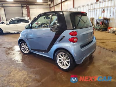 Drugie zdjęcie samochodu z przodu: 2014 SMART FORTWO VIN:WMEEJ9AA6EK774961 - miniatura