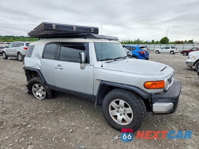 Czwarte zdjęcie samochodu z boku: 2008 TOYOTA FJ CRUISER BASE VIN:JTEBU11F78K005620 - miniatura
