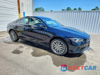 Czwarte zdjęcie samochodu z boku: 2025 MERCEDES-BENZ CLA 250 VIN:W1K5J4GB8SN508682 - miniatura