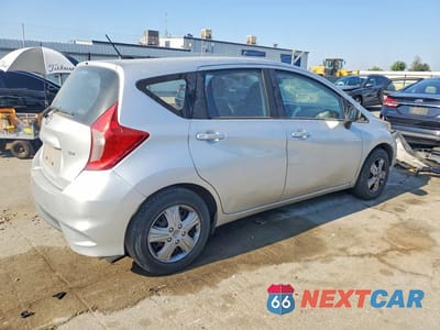 Trzecie zdjęcie samochodu z tyłu: 2018 NISSAN VERSA NOTE SV VIN:3N1CE2CP3JL352189 - miniatura