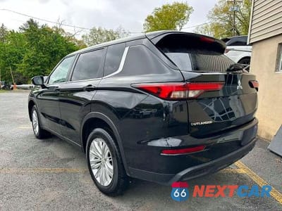 Drugie zdjęcie samochodu z przodu: 2024 MITSUBISHI OUTLANDER ES VIN:JA4J4UA89RZ057417 - miniatura