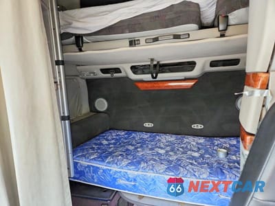 Zdjęcie 6 z 10 samochodu: 2008 VOLVO VN VNL VIN:4V4NC9TH58N261596 - miniatura