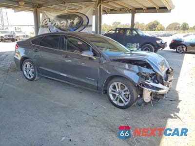 Czwarte zdjęcie samochodu z boku: 2019 FORD FUSION TITANIUM VIN:3FA6P0RU9KR180308 - miniatura