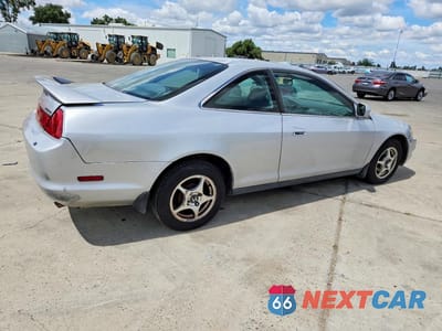 Trzecie zdjęcie samochodu z tyłu: 1999 HONDA ACCORD LX VIN:1HGCG3262XA015939 - miniatura
