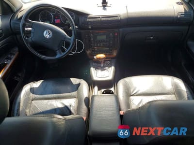 Zdjęcie 8 z 12 samochodu: 2002 VOLKSWAGEN PASSAT GLX 4MOTION VIN:WVWTH63B92P186413 - miniatura