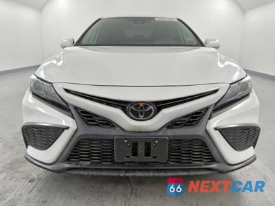 Piąte zdjęcie samochodu w środku: 2023 TOYOTA CAMRY SE VIN:4T1G11AK6PU811107 - miniatura