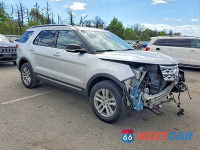 Czwarte zdjęcie samochodu z boku: 2019 FORD EXPLORER XLT VIN:1FM5K8D86KGB32703 - miniatura