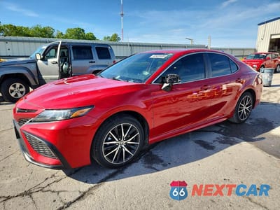 2023 TOYOTA CAMRY SE 4T1G11AK4PU135790 - główne zdjęcie licytacji z USA - miniatura