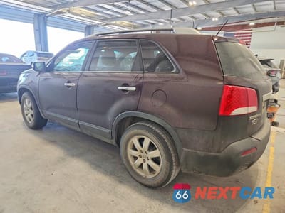 Drugie zdjęcie samochodu z przodu: 2013 KIA SORENTO LX VIN:5XYKT3A68DG382895 - miniatura