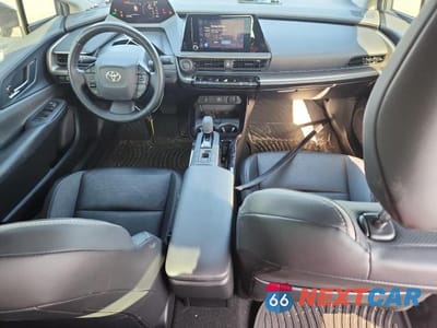 Zdjęcie 8 z 13 samochodu: 2023 TOYOTA PRIUS XLE VIN:JTDACAAU4P3003690 - miniatura
