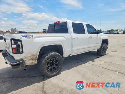 Trzecie zdjęcie samochodu z tyłu: 2018 GMC SIERRA K1500 SLT VIN:3GTU2NEC2JG212830 - miniatura