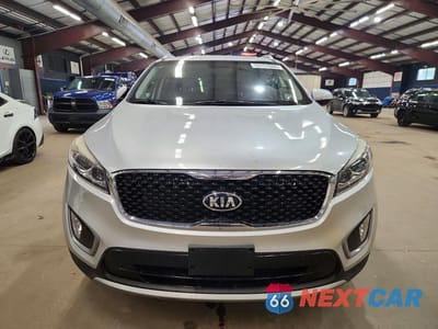 Piąte zdjęcie samochodu w środku: 2016 KIA SORENTO EX VIN:5XYPHDA19GG038580 - miniatura