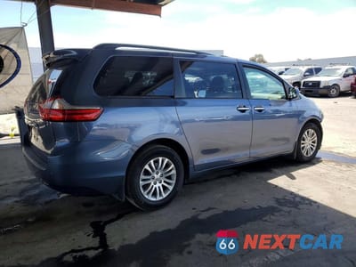 Trzecie zdjęcie samochodu z tyłu: 2016 TOYOTA SIENNA XLE 8-PASSENGER VIN:5TDYK3DCXGS762052 - miniatura