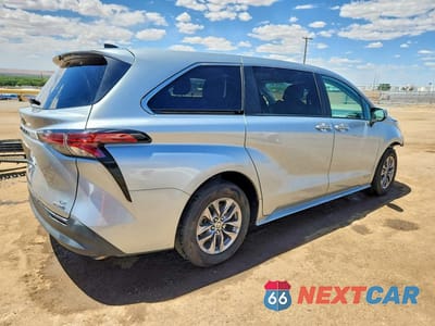 Trzecie zdjęcie samochodu z tyłu: 2021 TOYOTA SIENNA LE VIN:5TDKRKEC3MS043554 - miniatura