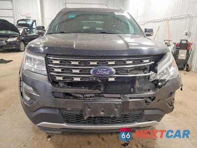 Piąte zdjęcie samochodu w środku: 2017 FORD EXPLORER XLT VIN:1FM5K8D88HGB38446 - miniatura