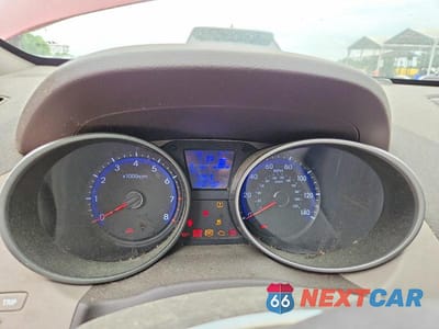 Zdjęcie 9 z 14 samochodu: 2011 HYUNDAI TUCSON GLS VIN:KM8JU3ACXBU120561 - miniatura