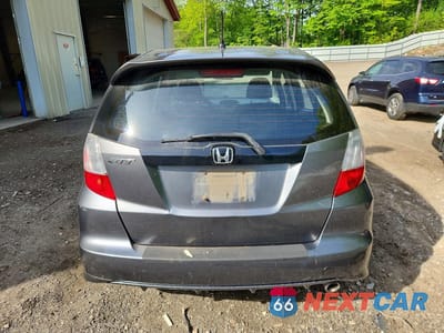 Zdjęcie 6 z 12 samochodu: 2013 HONDA FIT SPORT VIN:JHMGE8G59DC053718 - miniatura