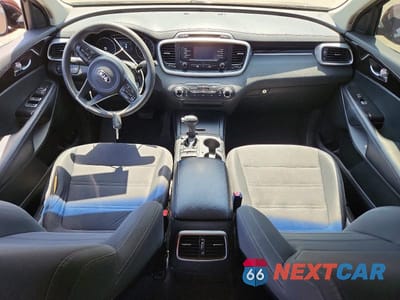 Zdjęcie 8 z 13 samochodu: 2016 KIA SORENTO LX VIN:5XYPG4A36GG125583 - miniatura