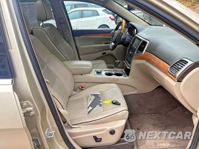 Piąte zdjęcie samochodu w środku: 2011 JEEP GRAND CHEROKEE OVERLAND VIN:1J4RR6GT8BC605637 - miniatura