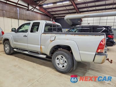 Drugie zdjęcie samochodu z przodu: 2005 TOYOTA TACOMA ACCESS CAB VIN:5TEUU42N85Z137975 - miniatura