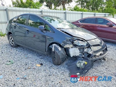 Czwarte zdjęcie samochodu z boku: 2015 TOYOTA PRIUS TWO VIN:JTDKN3DU9F1896794 - miniatura