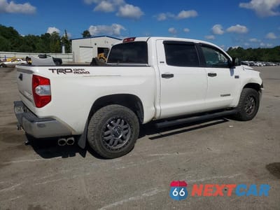 Trzecie zdjęcie samochodu z tyłu: 2017 TOYOTA TUNDRA CREWMAX SR5 VIN:5TFEW5F18HX227974 - miniatura