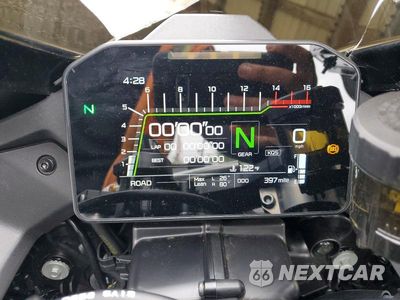 Zdjęcie 7 z 9 samochodu: 2026 KAWASAKI ZX1003 A VIN:JKBZXXA13TA000968 - miniatura