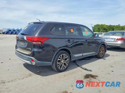 Trzecie zdjęcie samochodu z tyłu: 2016 MITSUBISHI OUTLANDER SE VIN:JA4AD3A35GZ004354 - miniatura
