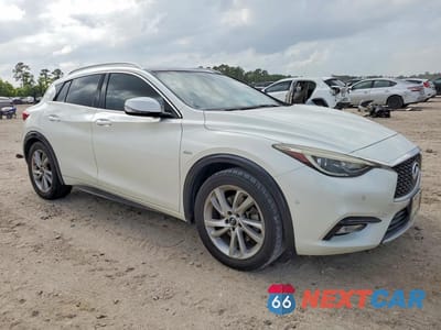 Czwarte zdjęcie samochodu z boku: 2017 INFINITI QX30 BASE VIN:SJKCH5CP2HA036254 - miniatura