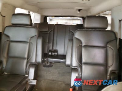 Zdjęcie 10 z 13 samochodu: 2018 CHEVROLET SUBURBAN K1500 PREMIER VIN:1GNSKJKC7JR247004 - miniatura