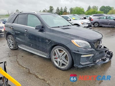 Czwarte zdjęcie samochodu z boku: 2013 MERCEDES-BENZ ML 63 AMG VIN:4JGDA7EB7DA207143 - miniatura