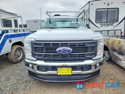 Piąte zdjęcie samochodu w środku: 2026 FORD F250 SUPER DUTY VIN:1FTRF2BT8TEC49145 - miniatura
