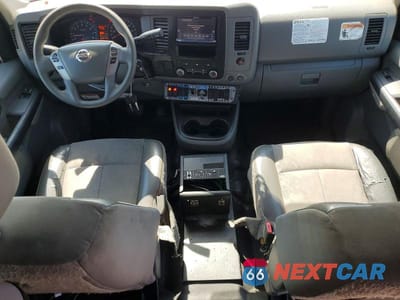 Zdjęcie 8 z 14 samochodu: 2016 NISSAN NV 3500 HD SV VIN:1N6AF0LY1GN817377 - miniatura