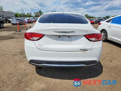 Zdjęcie 6 z 12 samochodu: 2015 CHRYSLER 200 C VIN:1C3CCCCB3FN501662 - miniatura