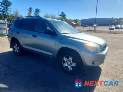 Czwarte zdjęcie samochodu z boku: 2006 TOYOTA RAV4 BASE VIN:JTMBD33V466011255 - miniatura