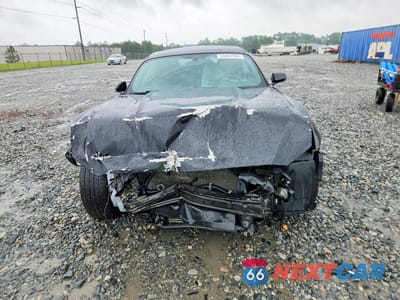 Piąte zdjęcie samochodu w środku: 2017 FORD MUSTANG VIN:1FATP8UHXH5278965 - miniatura