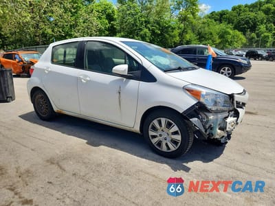Czwarte zdjęcie samochodu z boku: 2012 TOYOTA YARIS 5-DOOR LE VIN:JTDKTUD36CD517571 - miniatura